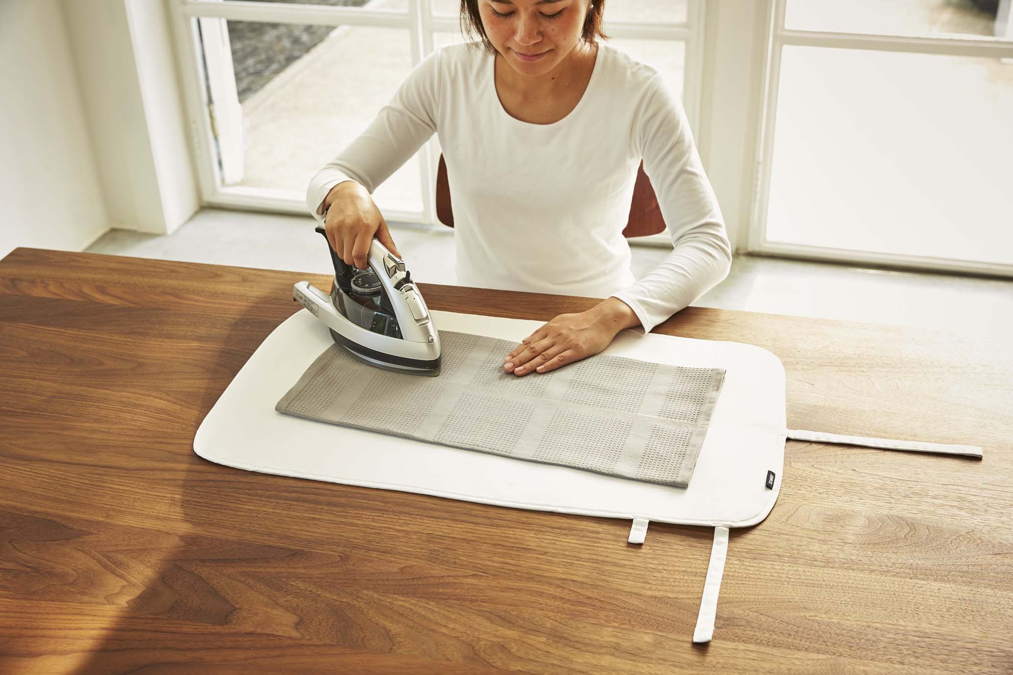 Amazon.com: Yamazaki Industries 3357 Ironing Board, Ironing Mat